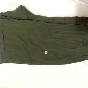 Women’s Dance Studio Jogger, size 6.